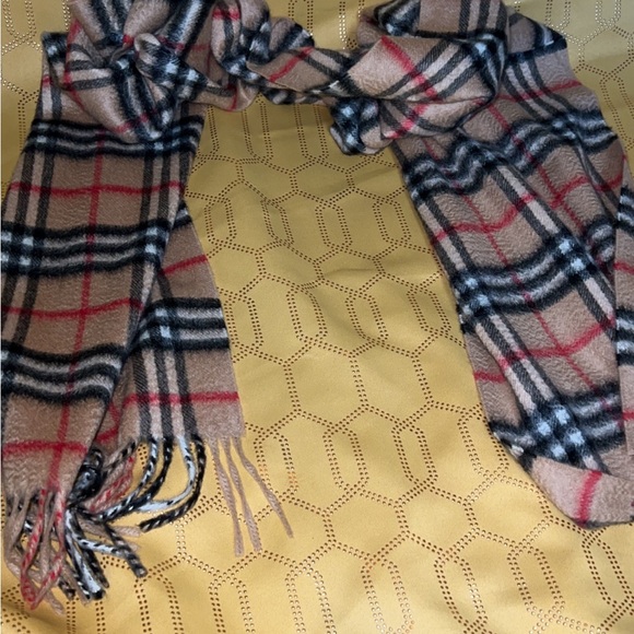 Vintage Burberry Cashmere Scarf - Picture 2 of 4